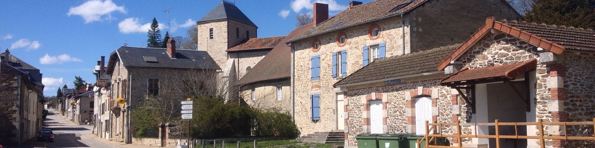 Linards, son ancienne gare, sa rue principale et son église.