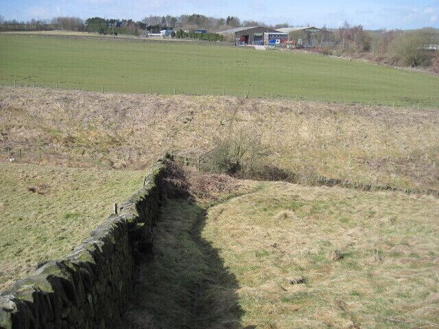 Footpath from Ecklands to Manchester Road