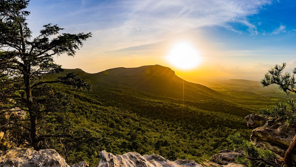 MOUNTAIN VIEW SUNSET
