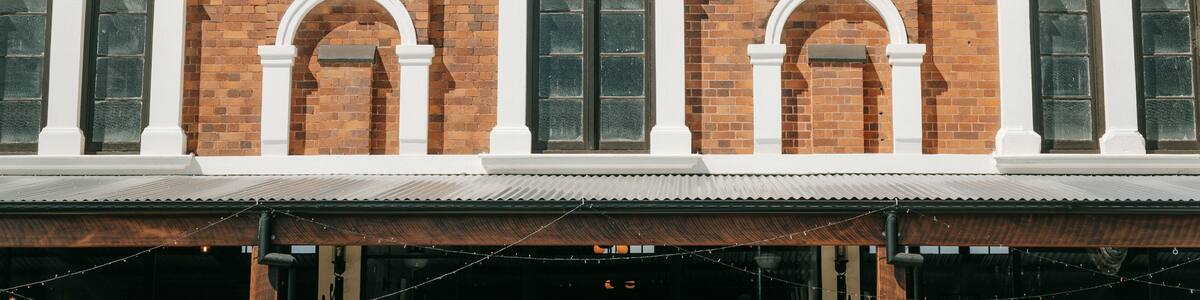 Crows Nest which includes signage and heritage elements