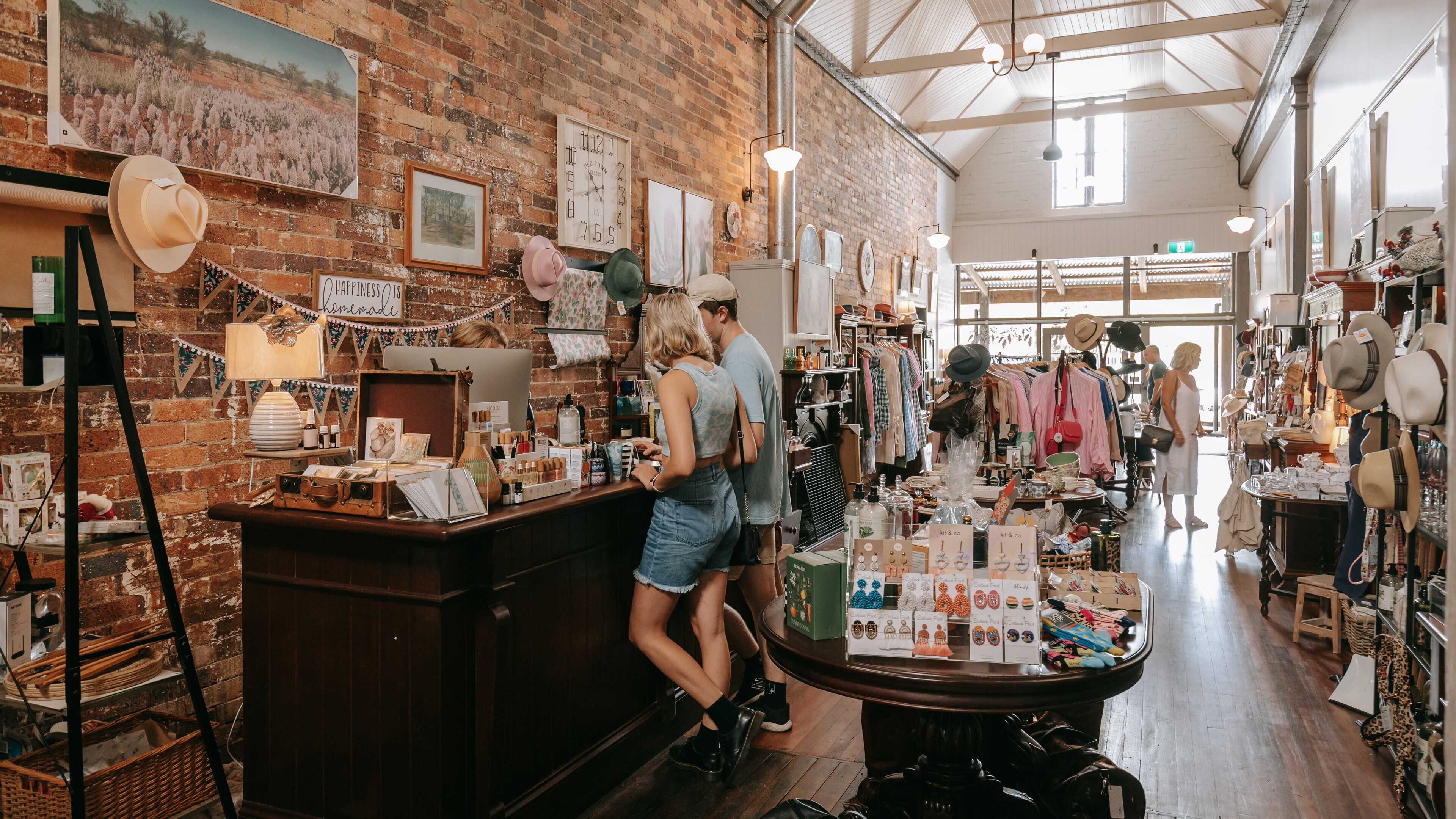 Crows Nest featuring shopping and interior views as well as a couple