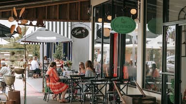 Crows Nest which includes cafe lifestyle, outdoor eating and street scenes