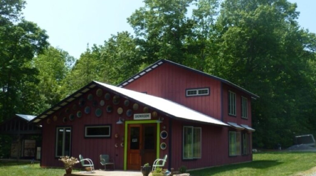 Open on Sundays, support this local craftsman