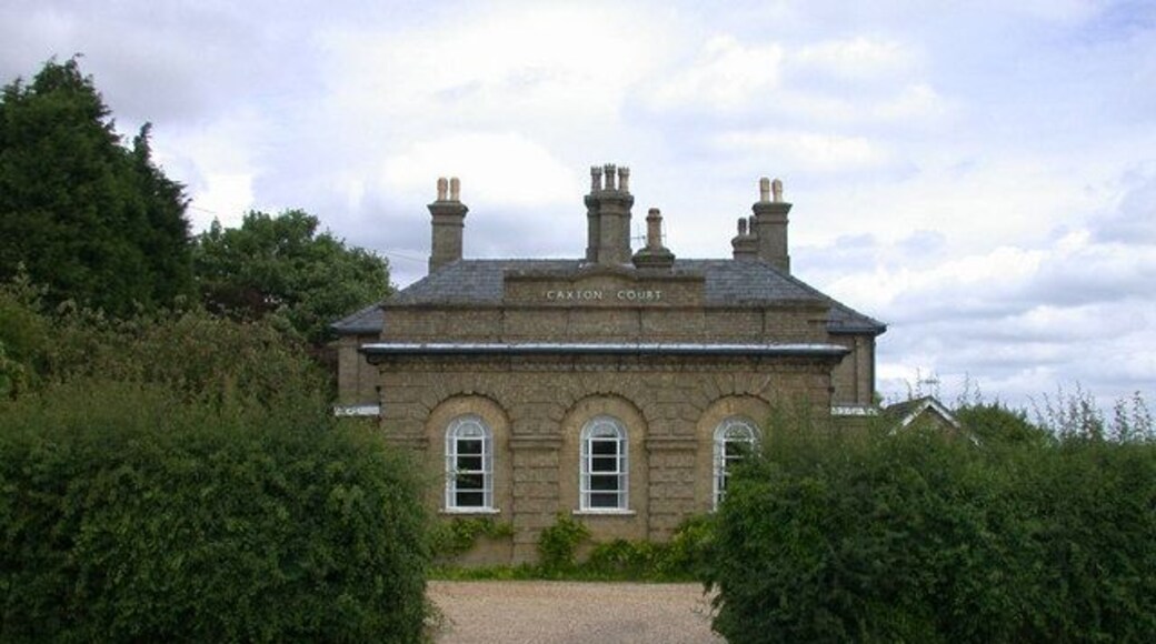 Caxton Court, Ermine Street This is the old Courthouse where Petty Sessions were once held. As far as I can determine, the building straddles the grid line.