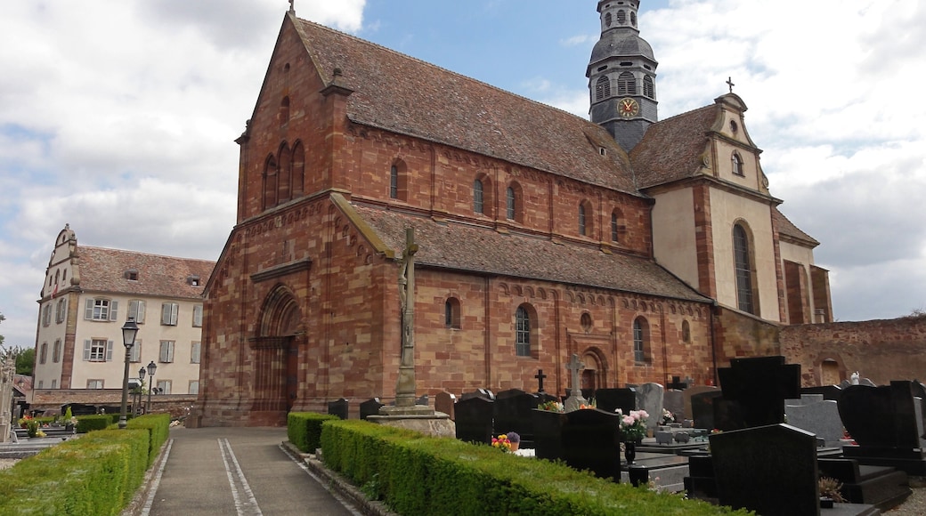 Alsace, Bas-Rhin, Altorf, Église abbatiale Saint-Cyriaque (PA00084581, IA67011108). Ancien logis abbatial (XVIIIe), 6 place Saint-Cyriaque (PA00084581, IA67011109).