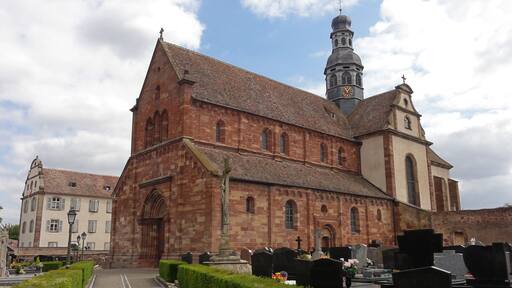 Alsace, Bas-Rhin, Altorf, Église abbatiale Saint-Cyriaque (PA00084581, IA67011108). Ancien logis abbatial (XVIIIe), 6 place Saint-Cyriaque (PA00084581, IA67011109).