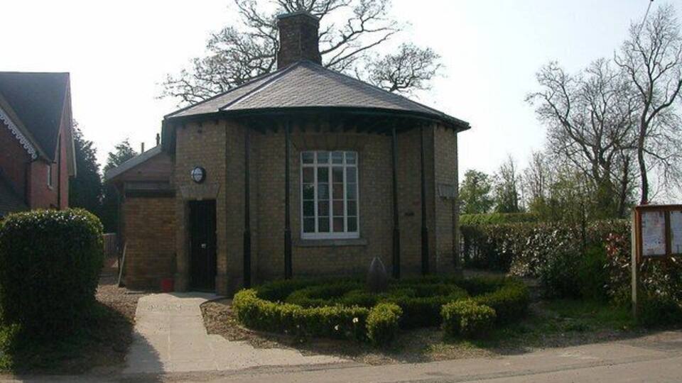 Bourton-On-Dunsmore Bourton and Frankton Village Hall. A large extension has recently been added to the rear of the original building.