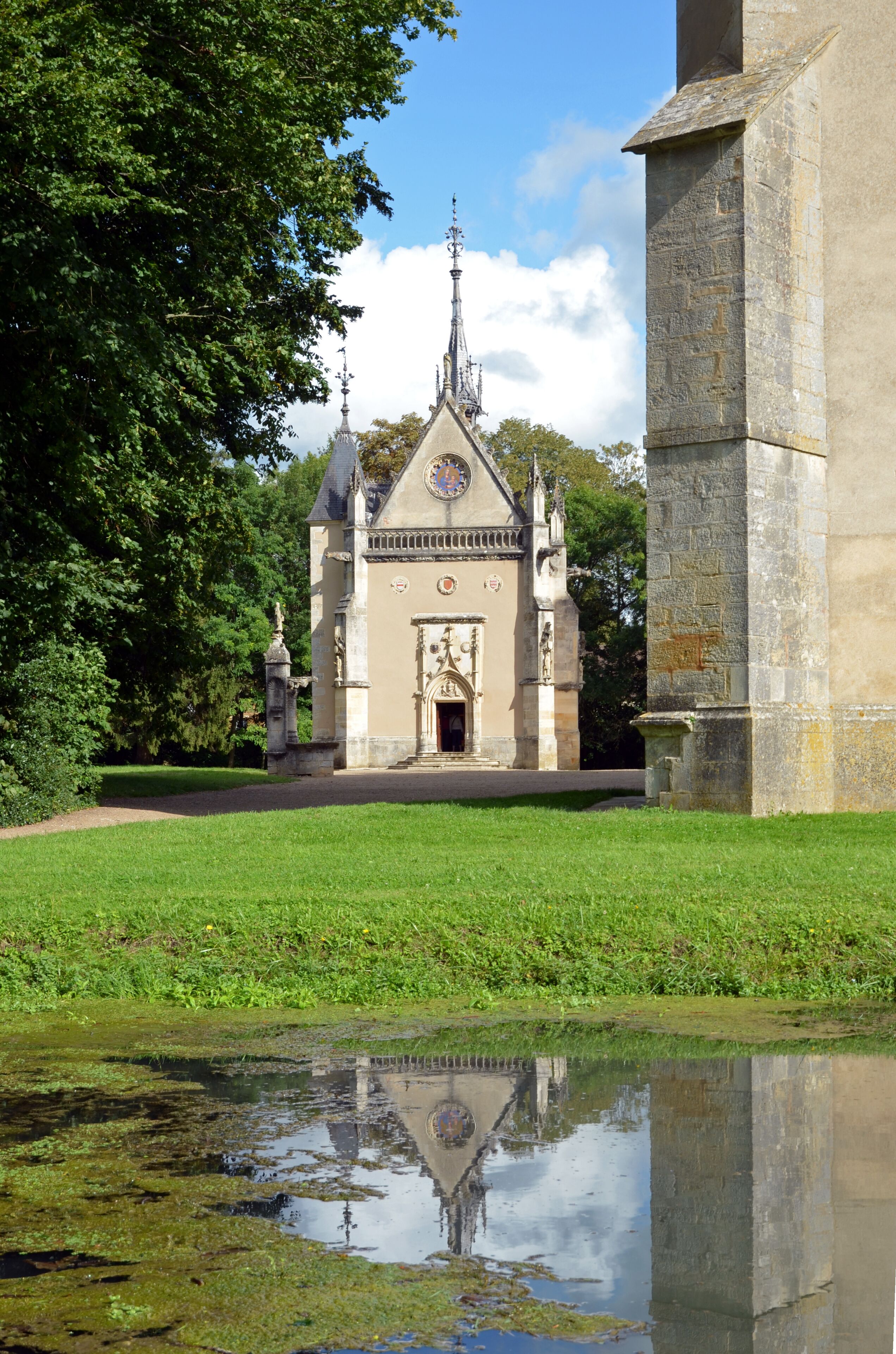 This building is indexed in the Base Mérimée, a database of architectural heritage maintained by the French Ministry of Culture, under the reference PA00096841 .