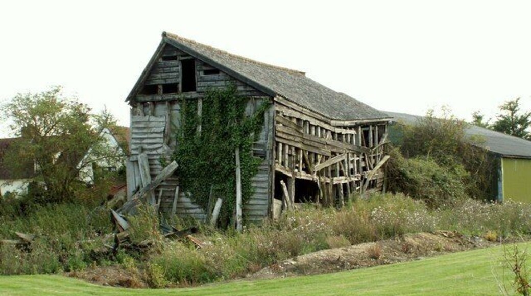 Old barn at Grass Green Farm, Toppesfield, Essex. This farm is actually located at an area known as Grass Green, which is a short distance north-west of Toppesfield.