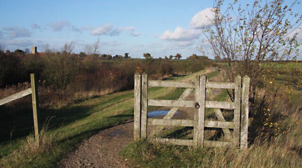 Gated footpath at Goldhanger The footpath follows the river wall around the inlet at Goldhanger Creek.