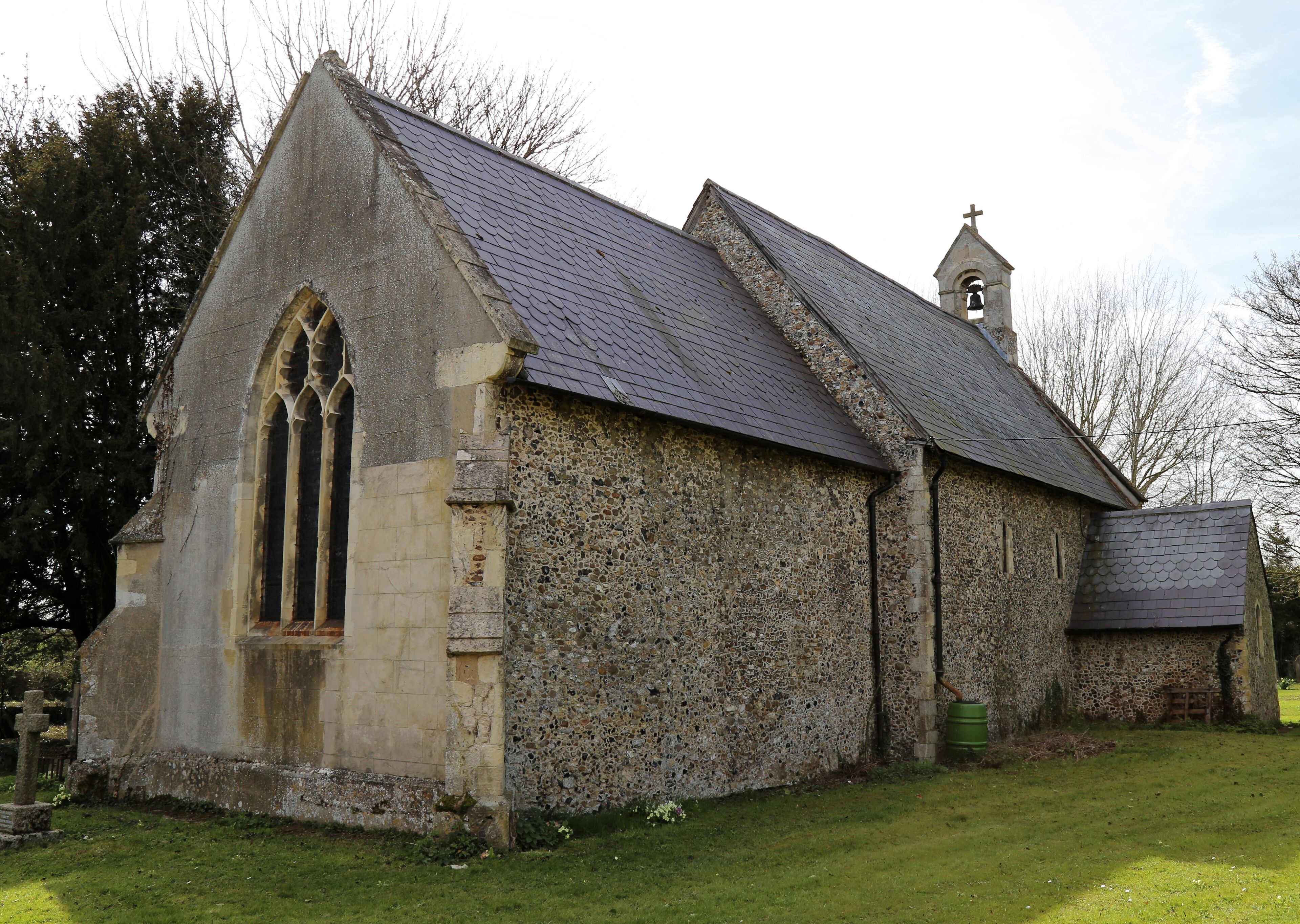 The north-east of St Margaret of Antioch's Church, Margaret Roding, Essex, England. Software: JPEG file optimized and/or cropped and/or spun with DxO OpticsPro 10 Elite and Adobe Photoshop CS2.