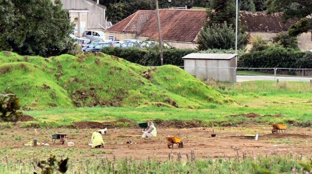 Archeological dig at Holdingham Anglo Saxon remains being excavated prior to building of housing estate.