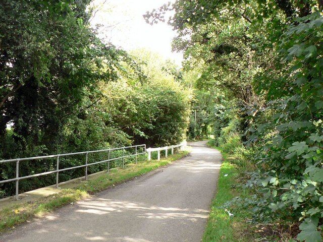 Lane to Northfield and Poplars Farm at Holdingham