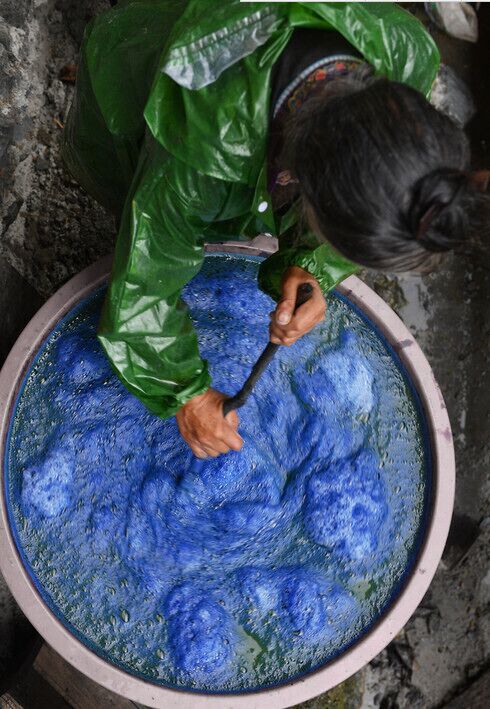 An epic painted on cloth --The Wax dyeing of Danzhai Miao nationality.

https://twitter.com/Beautifulgx 