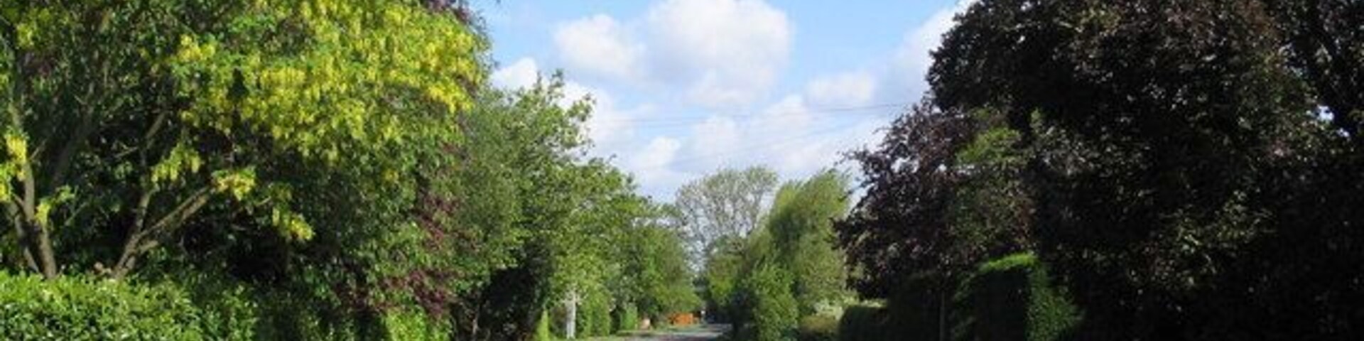 Stanton-on-the-Wolds, approaching Keyworth. With houses set well back from the road in large gardens, this part of Stanton abuts the bigger dormitory village of Keyworth.