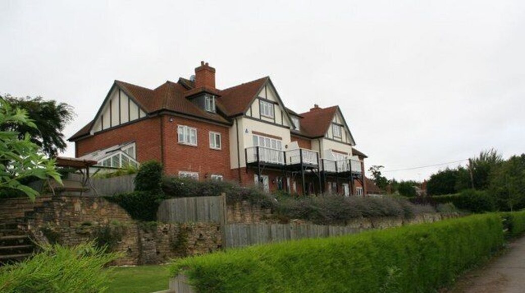Housing by the Thames Not sure there might be more that one house here but the pillbox is to my left.