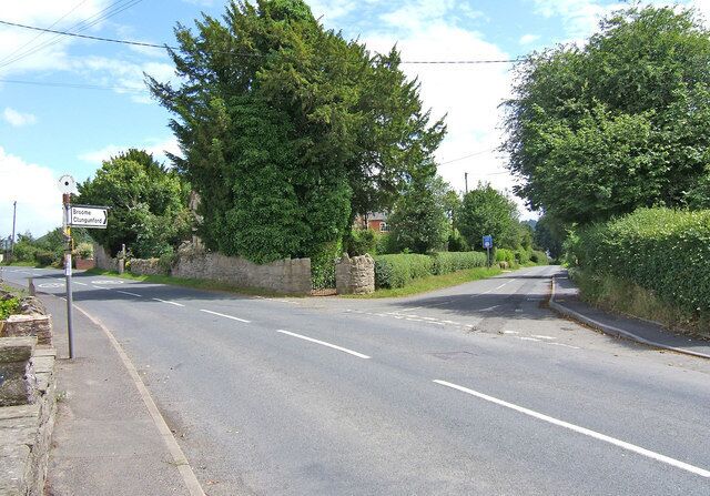 Road junction of B4368 & B4369 This junction is in the village of Aston on Clun. On the left the B4368 goes to Craven Arms. The road branching to the right goes to Broome and Clungunford.
