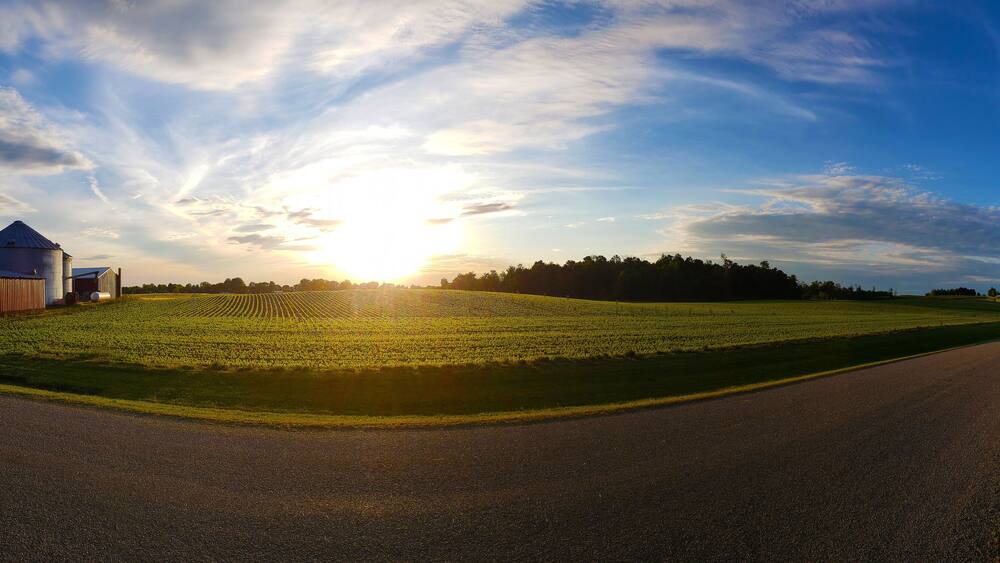 Rural landscape scene in late Spring, Ohio