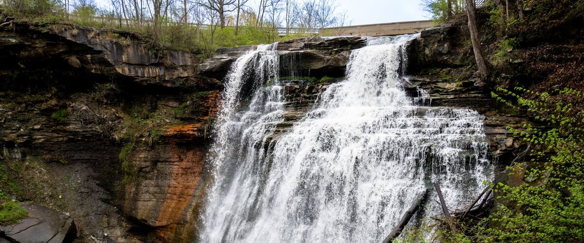 Brandywine Falls of Brandywine Creek, a tributary of the Cuyahoga River in Cuyahoga Valley National Park in Sagamore Hills Township, Ohio.