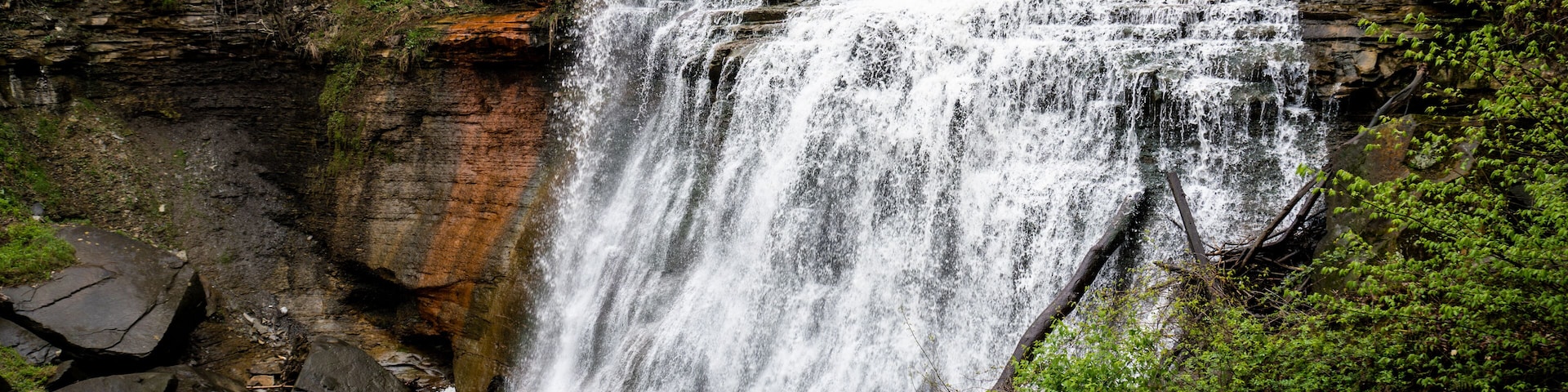 Brandywine Falls of Brandywine Creek, a tributary of the Cuyahoga River in Cuyahoga Valley National Park in Sagamore Hills Township, Ohio.