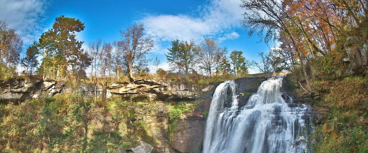 #hiking.. i love hiking being out doors following a trail or just making my own fresh air and the out doors is amazing. i hike every chance i can close to home or travel to find new locations, I'm from akron Ohio but i love to travel this photo was from...one of the many parks in akron the gorge is always a great place to go to get outdoors and a small hike ...