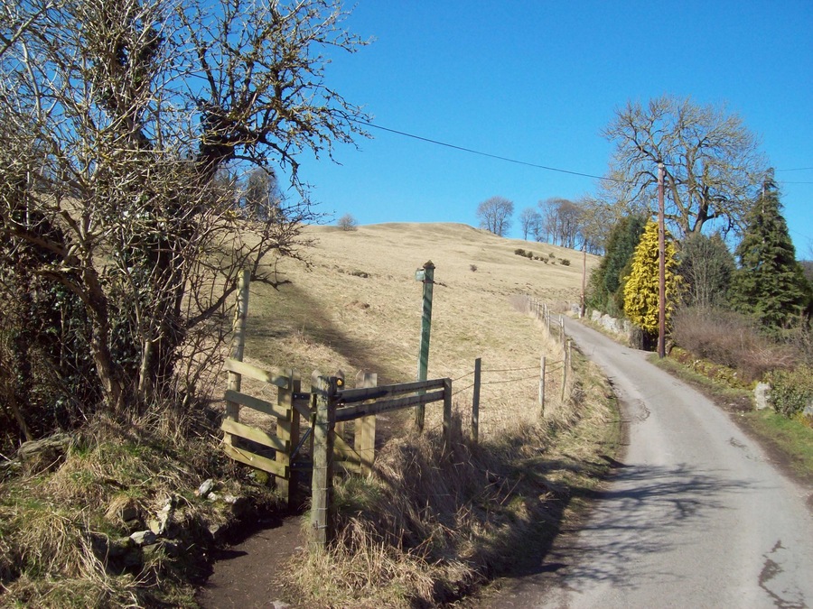 Public Footpath Entrance, Stoney Middleton This footpath will take you 'over the cliff' to Eyam. The lane on the right also peters out into a footpath.
