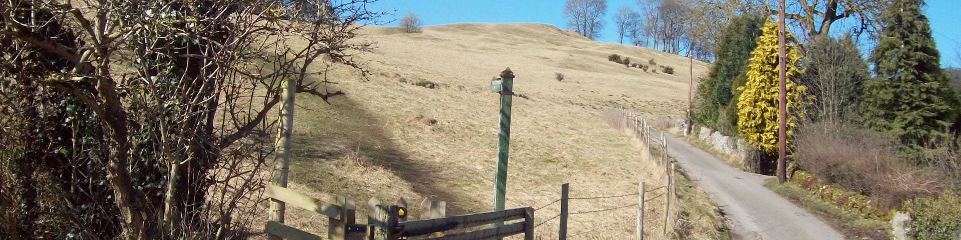 Public Footpath Entrance, Stoney Middleton This footpath will take you 'over the cliff' to Eyam. The lane on the right also peters out into a footpath.