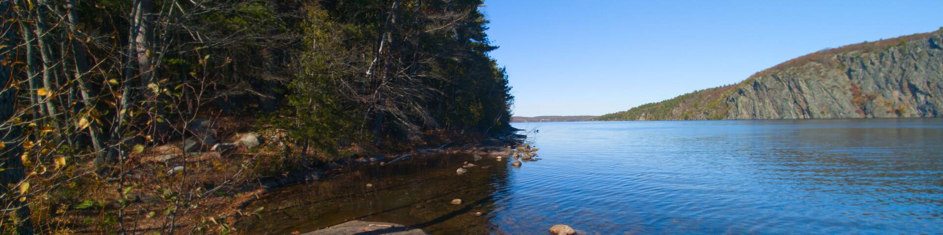 Lake and rock formation at Bon Echo