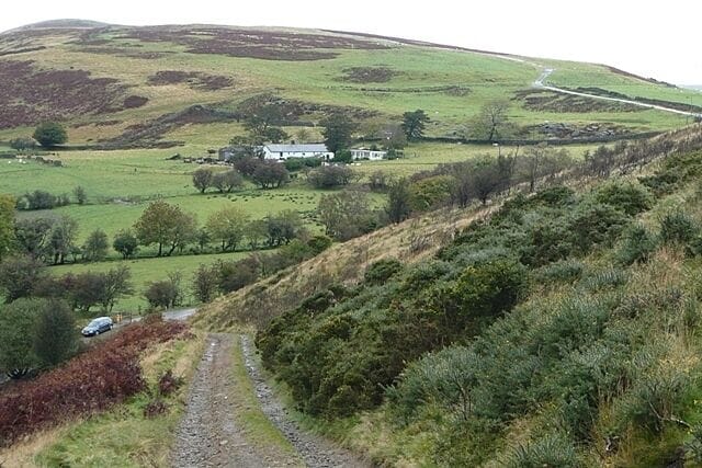 Penddeugae Fach A hill farm between the Mynydd y Capel (behind us) and Mynydd Cilfach-yr-encil, on the watershed between the Taff and Bargod valleys.