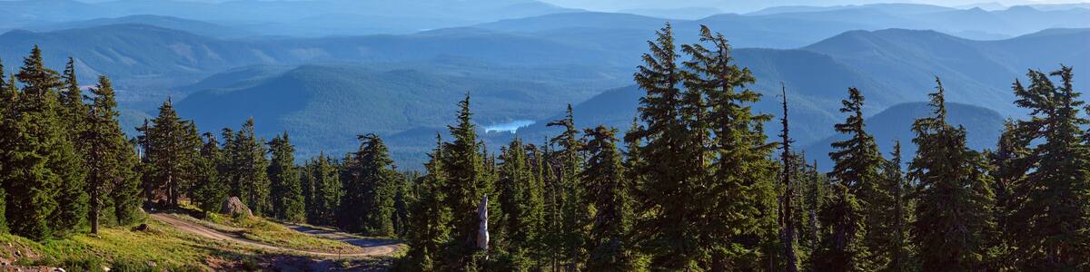 Panoramic view of the mountains from Mt Hood in Oregon.
