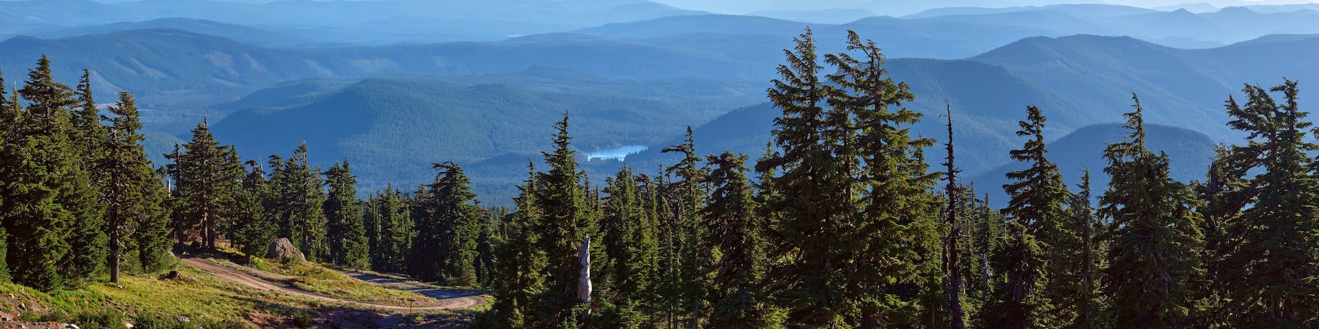 Panoramic view of the mountains from Mt Hood in Oregon.