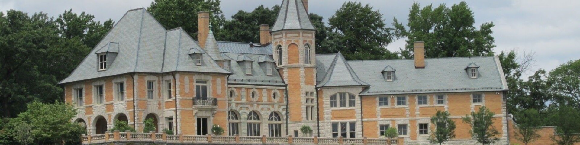 En el distrito histórico de Bryn Athyn, diseñada en 1895.