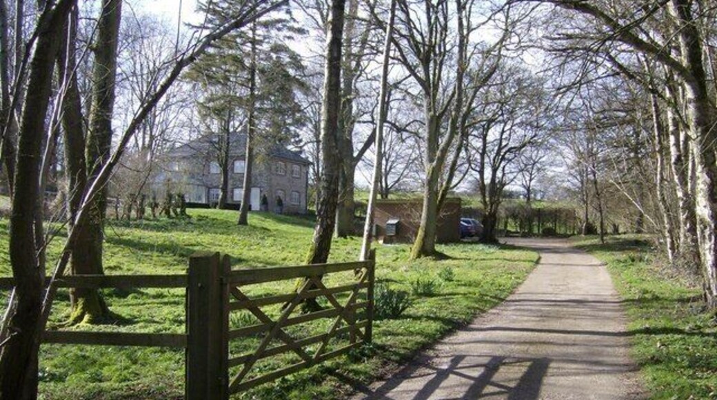 Flint House, Bighton Named as Gardener's Cottage on the 1:25K map, this is now called Flint House and seems to be a very desirable residence within the Bighton Wood estate. The public footpath goes up the drive and turns half right by the cars.