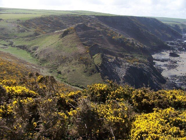 The Mountain A major landslip on the seaward side of The Mountain, and the mining activity of past years beyond it, overlooks Tregardock Beach