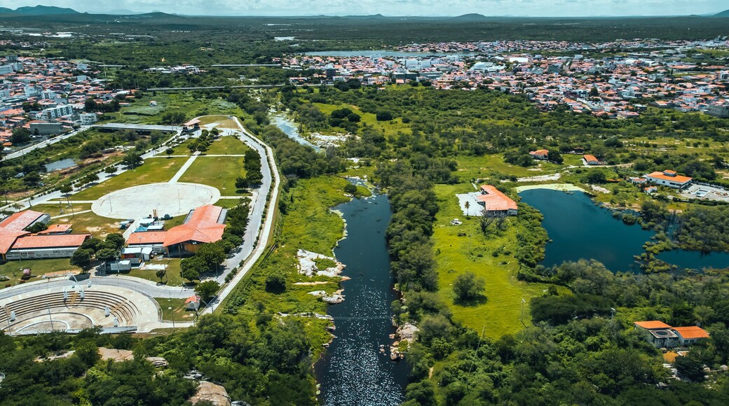 Cidade Interior Paisagem Verde Caatinga Sertão Caicó Rio Grande do Norte Seridó Natal Trilha Atividades Ar Livre Drone Montanha Vista Cenário Drone Brasil Nordeste Anfiteatro Água Motorhome Van