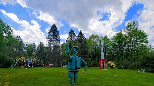 Schaefer's Auto Art is an amalgamation of automobile and other mechanical parts into works of giant yard art.
This place is a prime example of the fading American #culture of the roadside attraction.
Roadside attractions had their heyday with the rise of the automobile. As Americans increasingly traveled by car, many businesses had one shot to attract the attention of potential customers zipping by at higher and higher speeds.
Thus, the creation of larger than life, brightly colored, oddball sculptures along America's burgeoning highways and byways.