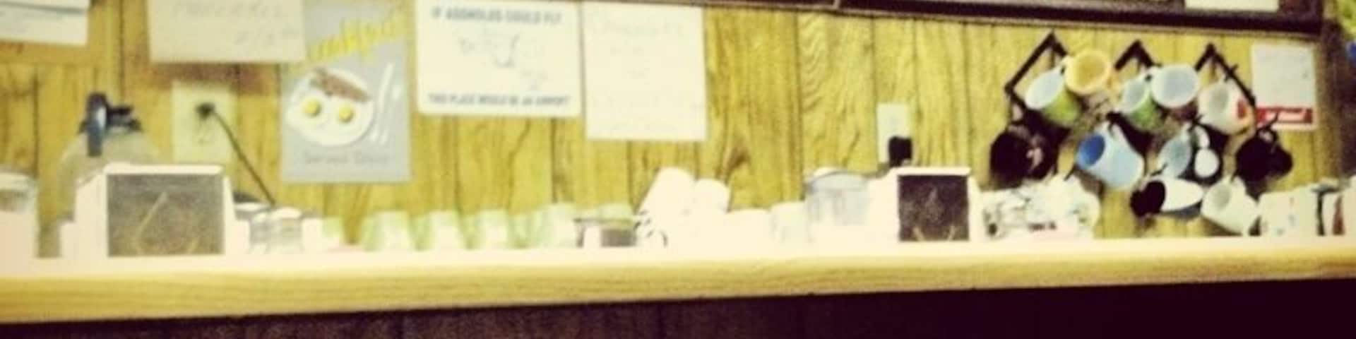 Cheap, home cooked tasting, yinzer ran diner in the Rocks. #yinzer #diners #pittsburgh #food