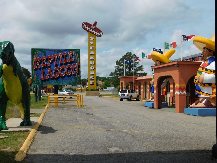 http://www.thesouthoftheborder.com