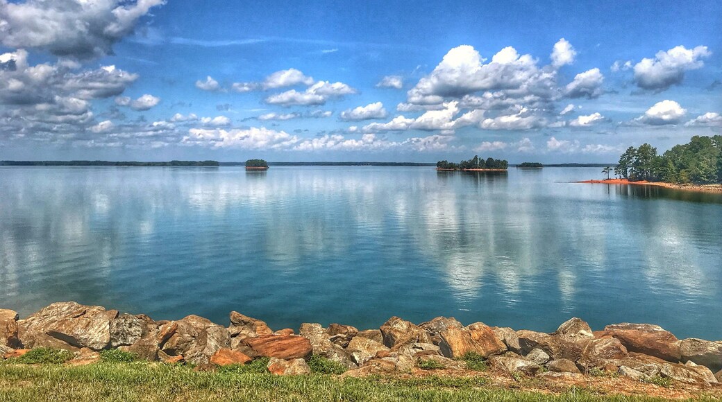 Got some exercise on Hartwell Dam and had to snap a pic of the beauty.