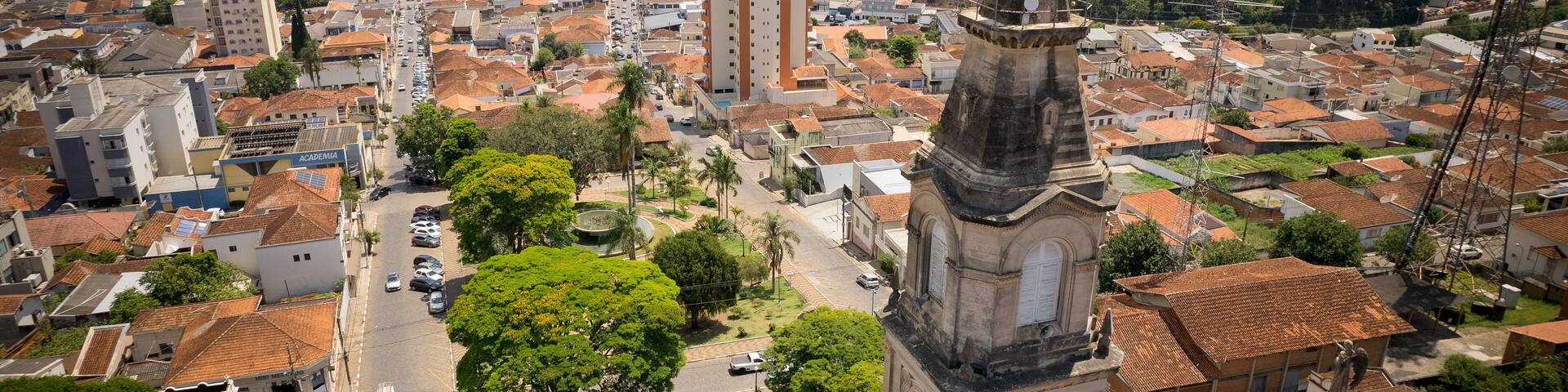 Ouro Fino city located in the interior of Minas Gerais. It is part of the Caminho da Fé, part of the mesh circuit and with several coffee plantations. Houses, trees and mild climate.