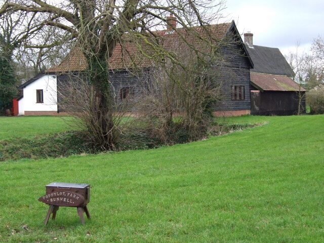 Poppylot Farm, Bunwell