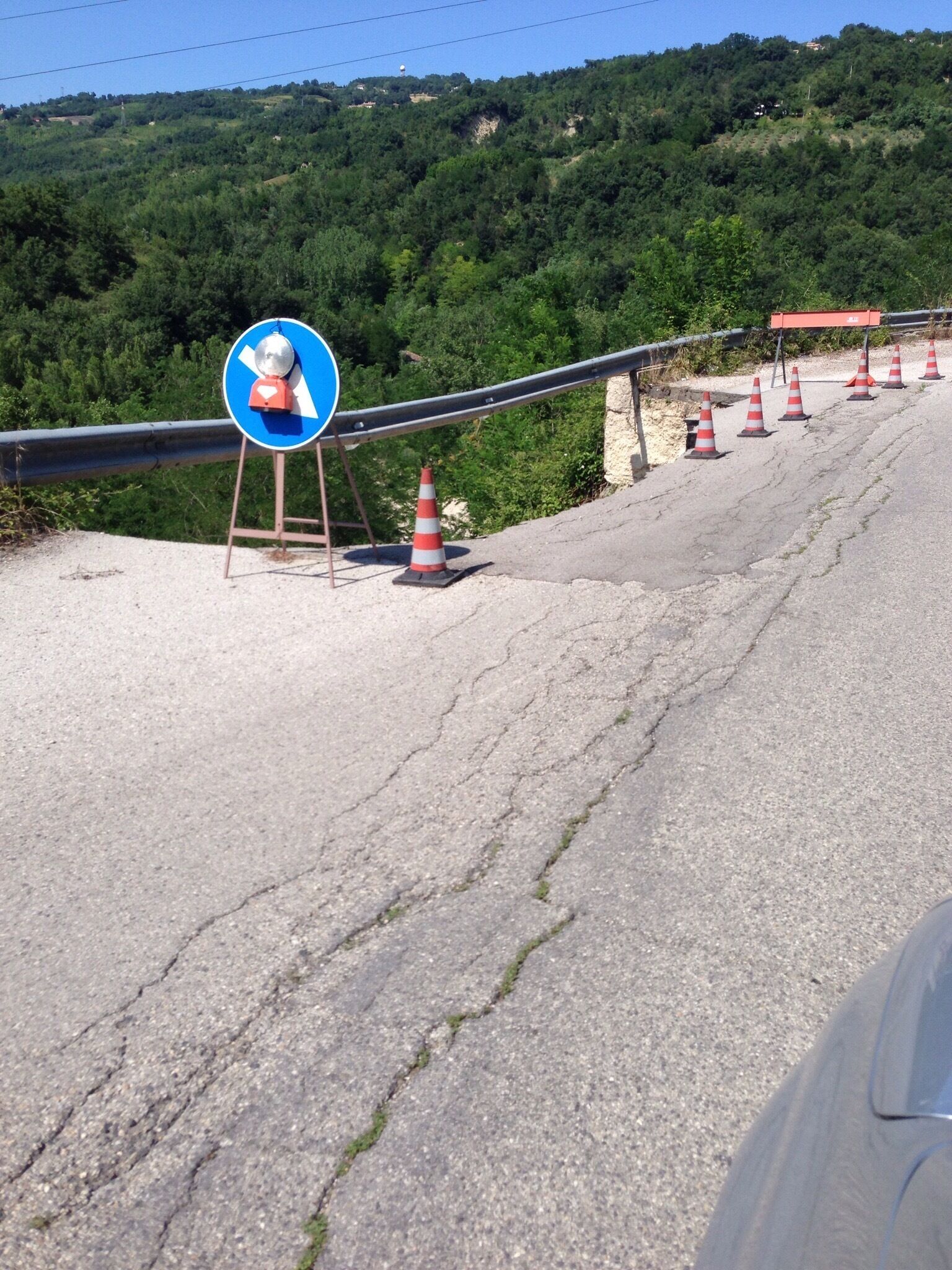 Stay towards the center !
http://sleland.weebly.com/blogs/a-is-for-abruzzo