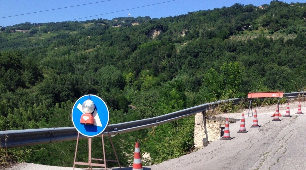 Stay towards the center !
http://sleland.weebly.com/blogs/a-is-for-abruzzo