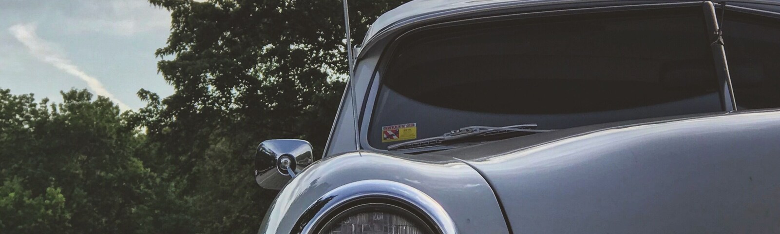 Update from the road. We stopped at a rest stop in #tennessee and met the owner of this old #ford and his wife. Very friendly guy who welcomed me to take all the photos I wanted. Great way to start the morning. Jerry R. Blevins from #Arkansas... you’re a good man, sir. #iphone7plus #shotoniphone #travelphotography #traveller #carguy #classicford