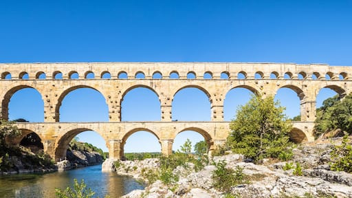 Saint-André-de-Roquepertuis