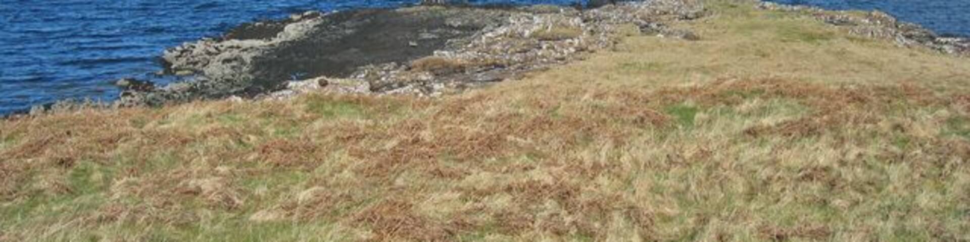 Rubha nan Cudaigean Rubha nan Cudaigean is a small headland on the west side of Loch Snizort Beag. It was made, moderately, famous by the Runrig song of the same name. ('S goilidh sinn na bairnich 'san taigh air Rubh nan Cudaigean)