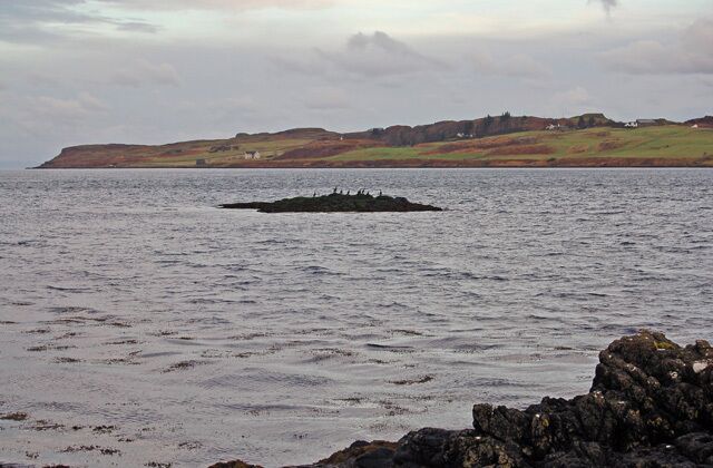 Sgeir Dhubh Sgeir Dhubh is a small skerry in Loch Snizort Beag just off Aird Point, Bernisdale. On the far side of the loch is Kingsburgh.