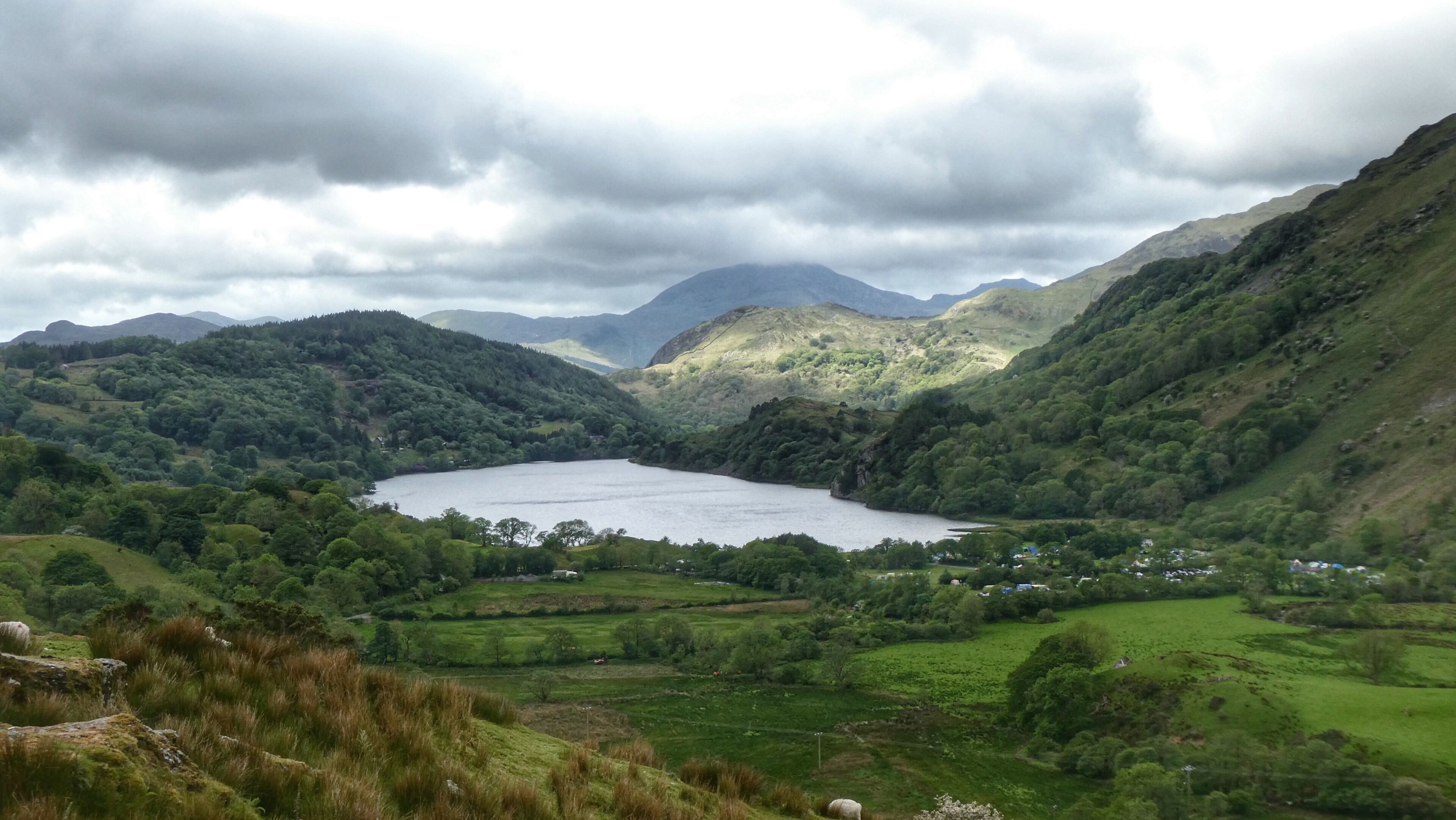 On the way to Beddgelert....a great view point just off the road in Snowdonia 🏴󠁧󠁢󠁷󠁬󠁳󠁿