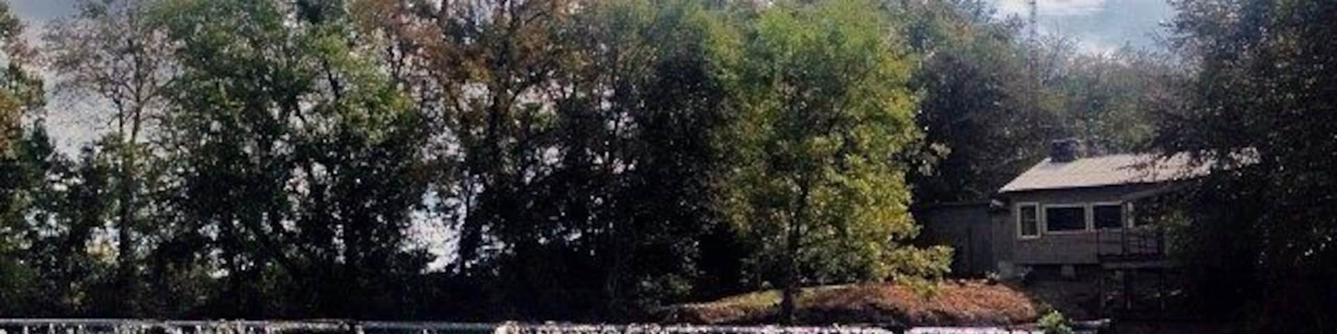 Nice view on the Duck river near Normandy Dam.