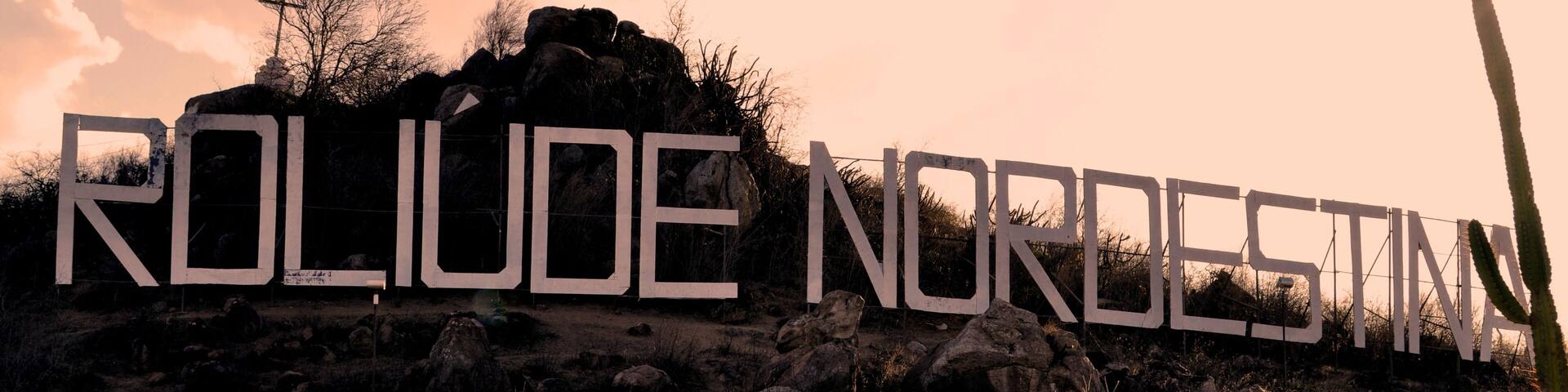 Cariri was for a long time considered Brazilian Hollywood. The high desert uniqueness portrays Brazilian Northeast culture like no other location. The whole city of Cariri is a scenic municipality in which you will feel immersed in a typical Brazilian movie or soap opera. It even holds a small museum featuring all the places and respective cinematic production made there and the Roliúde Sign, perfect for a selfie just after the sun set.